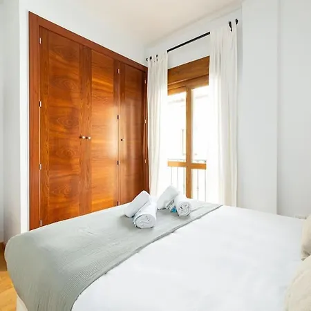 Apartment With Pool Malaga