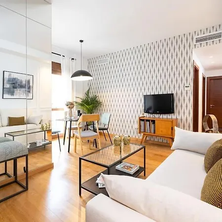 Apartment With Pool Malaga