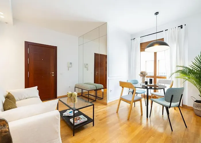Apartment With Pool Malaga
