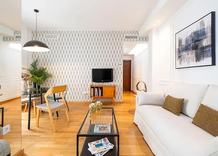 Apartment With Pool Malaga