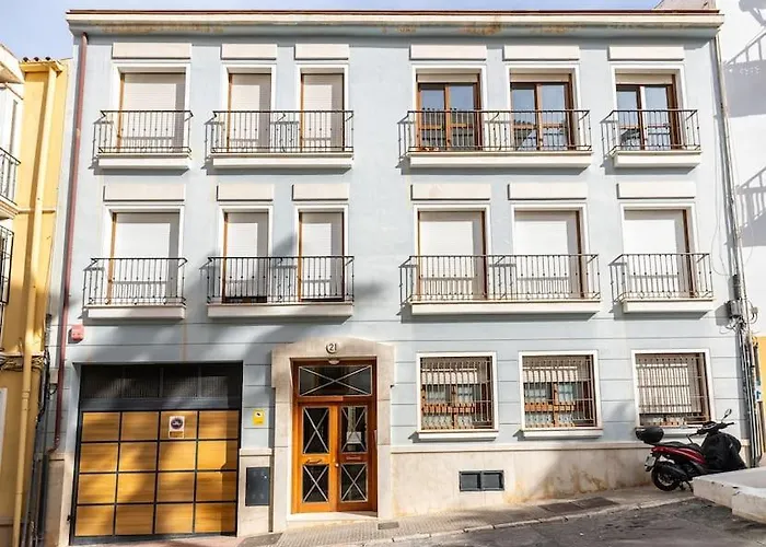 Apartment With Pool