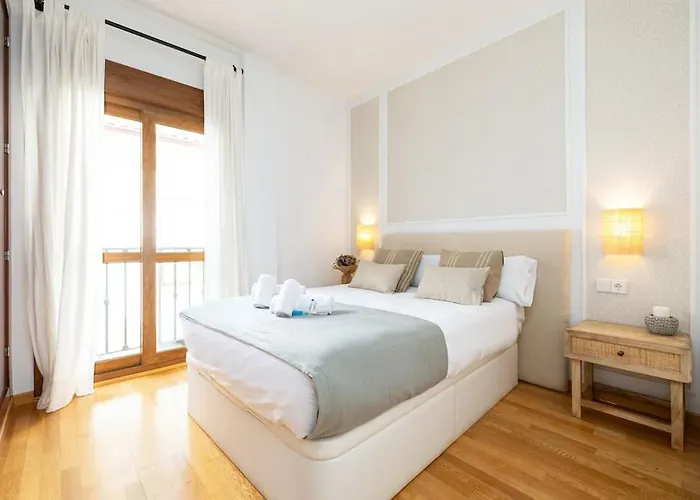 Apartment With Pool Malaga